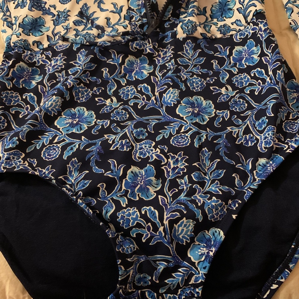 Tommy bahama bathing suit size 10 - Picture 7 of 7